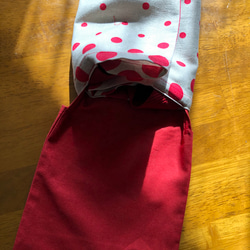 綿麻素材のフランスパンの入る大きい水玉エコトートバッグ　赤色大水玉と数字が可愛い内ポケットにコンパクトに収納エコバッグ 6枚目の画像
