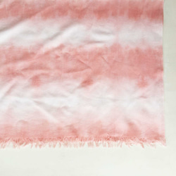 草木染 (蘇芳)｜柔らかコットンショール（絞り染め・淡いピンク） 4枚目の画像