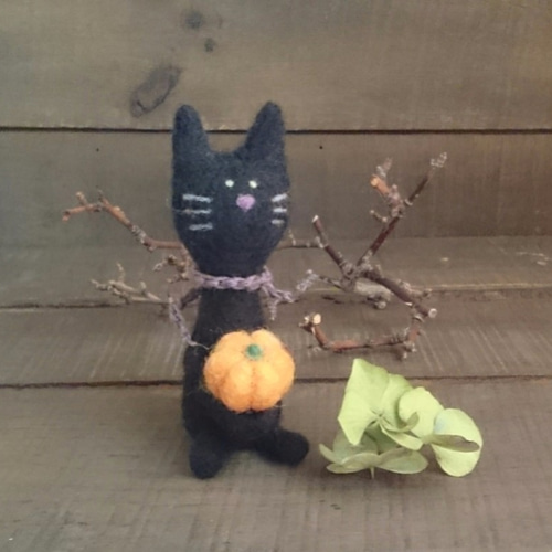 羊毛フェルトミニリース黒猫
