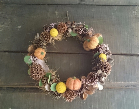 木の実がいっぱい秋のナチュラルリース+羊毛フェルトのハロウィン