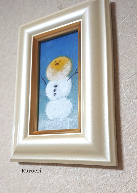 ミニ額縁の原画「ピヨコ on 雪だるま」 3枚目の画像