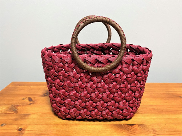 SALE ￥4,500 → ￥35,00 クラフトテープで作った 花結び編みの