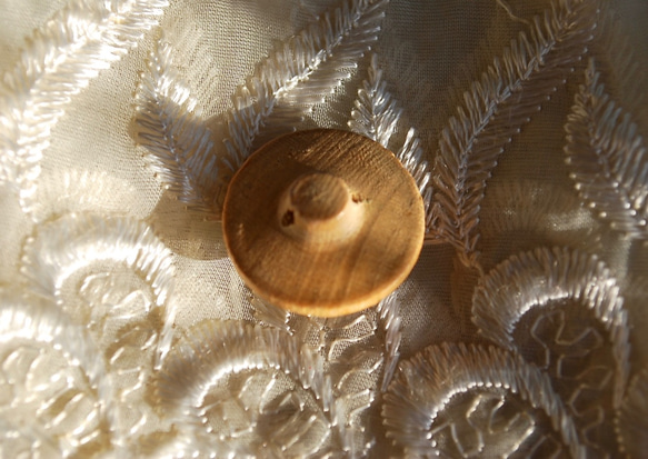 ほっこりやさしい木製ボタン 【DBUTT 23】 2枚目の画像