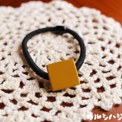 漆のヘアゴム【黄】(四角･小) / Square URUSHI Hair Elastic(S-Yellow) 1枚目の画像