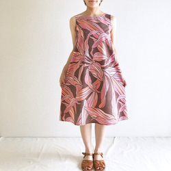 茶葉耀斑連衣裙/棕色x珊瑚[S〜3L] 第2張的照片