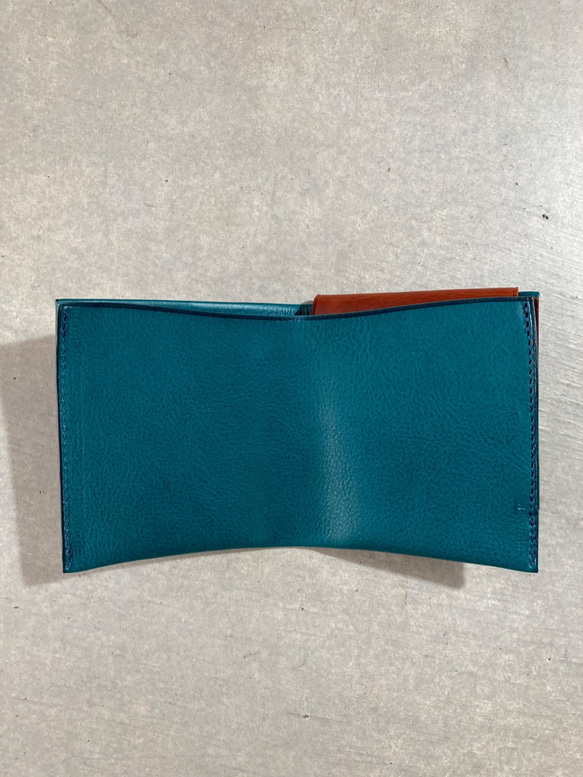 Dew-001　使うほどに美しく完成する二つ折り財布　青色 3枚目の画像