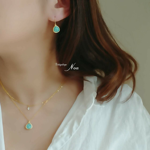 高品質枠留めラピスラズリのピアス/イヤリング ピアス（フック