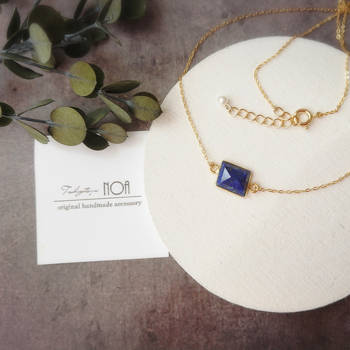 スクエア枠留めラピスラズリのネックレス ネックレス・ペンダント