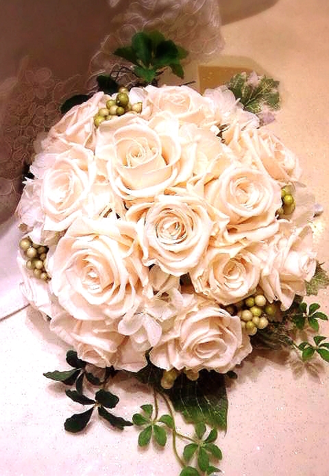 ノーヴルブーケ☆ラウンド型のプリザーブドフラワー