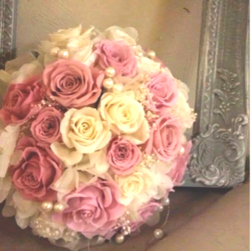 ウェディングブーケ☆ピンクプリザーブドフラワーラウンドとブトニア  