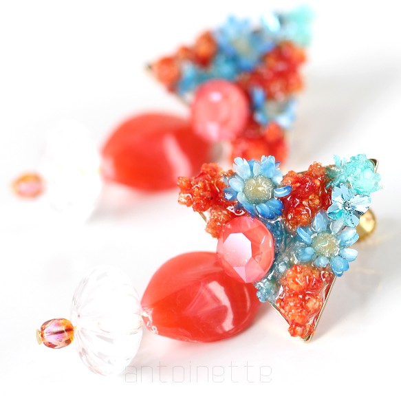 Triangle Flower clip earrings "Juicy Orange" 第2張的照片