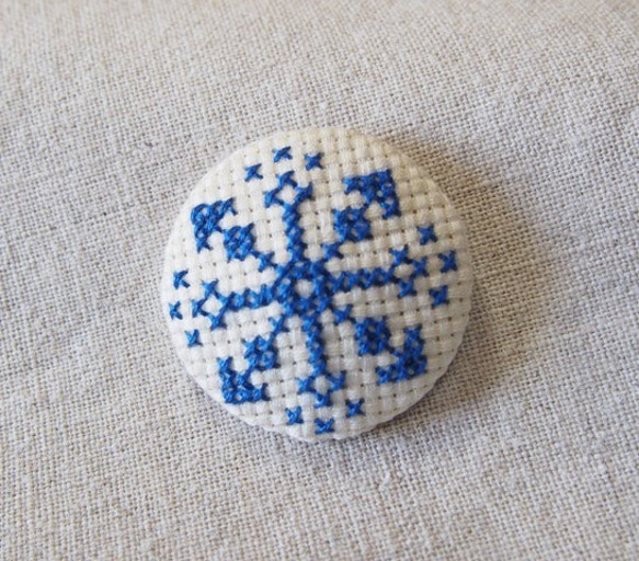 snow crystal　刺繍ブローチ（２） 2枚目の画像