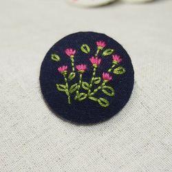 刺繍ブローチ(ネイビー）　スプレーマムpink 2枚目の画像