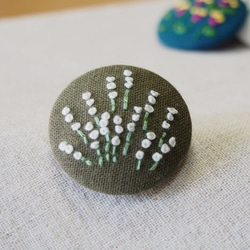 刺繍ブローチ（カーキ）　ラベンダー 2枚目の画像