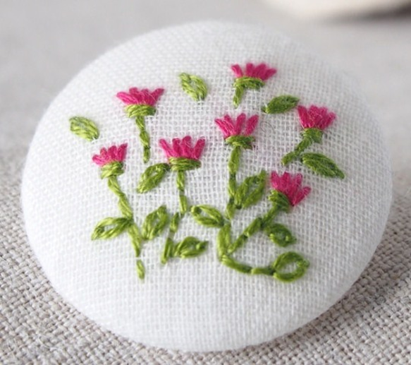 刺繍ブローチ（オフホワイト）　スプレーマムpink 3枚目の画像