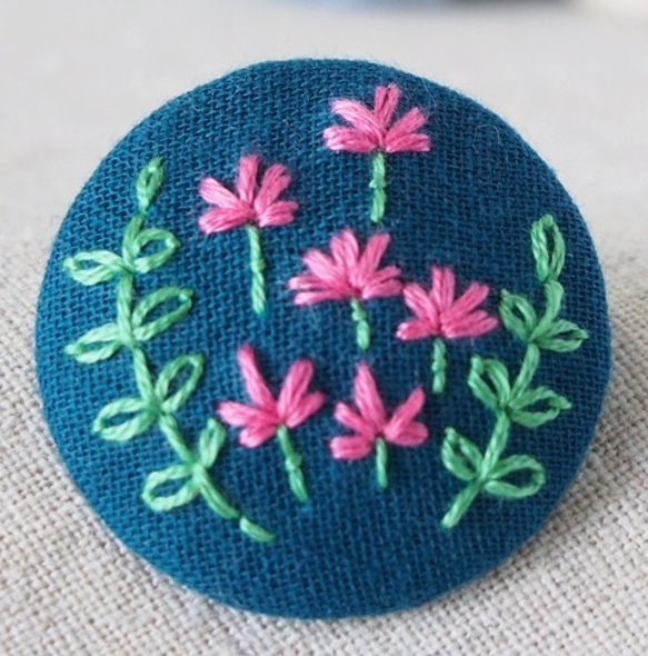 刺繍ブローチ（フォレストグリーン）れんげ草 3枚目の画像