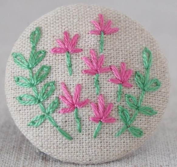 刺繍ブローチ（綿麻）　れんげ草 4枚目の画像