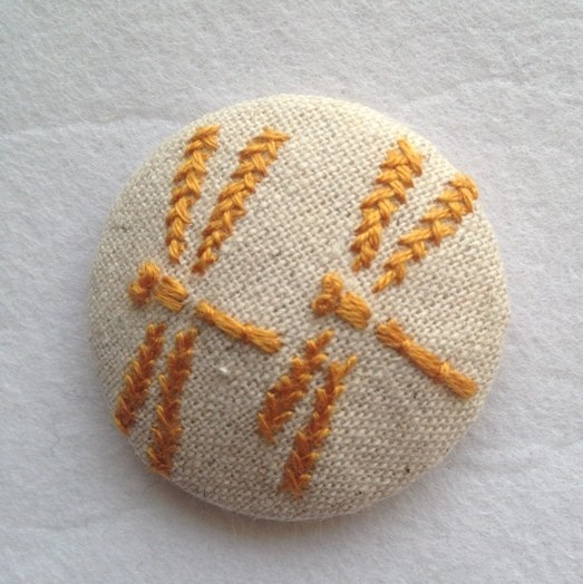 刺繍ブローチ（綿麻） とんぼ 1枚目の画像