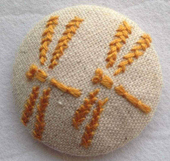 刺繍ブローチ（綿麻） とんぼ 3枚目の画像