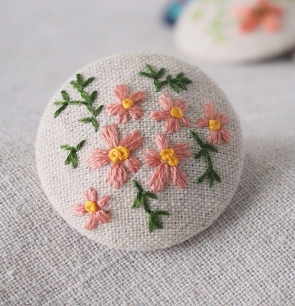 刺繍ブローチ（綿麻）　桜草 3枚目の画像