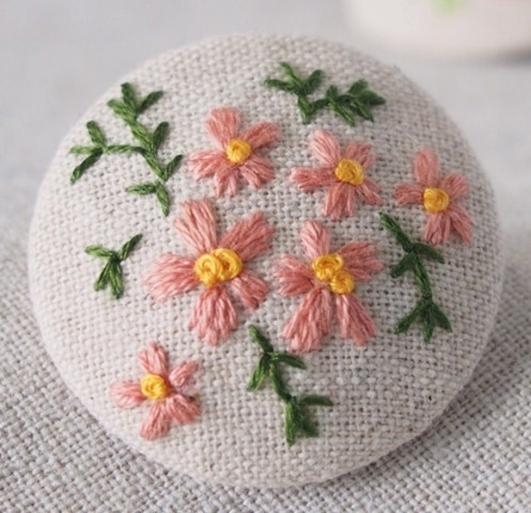 刺繍ブローチ（綿麻）　桜草 4枚目の画像