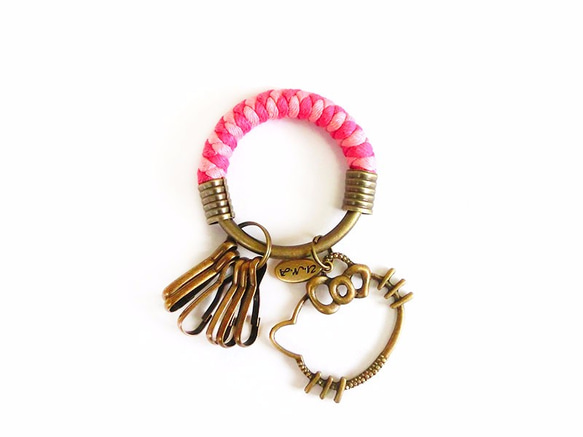 【UNA-優娜手作】 鑰匙圈(小)5.3CM 桃紅＋粉紅+簍空KITTY貓 手工 編織 腊繩 鐵環 客製化 第1張的照片