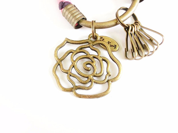 【UNA-優娜手作】 鑰匙圈(小)5.3CM 粉紅+深紫+愛情玫瑰花 手工 編織 腊繩 鐵環 客製化 第4張的照片