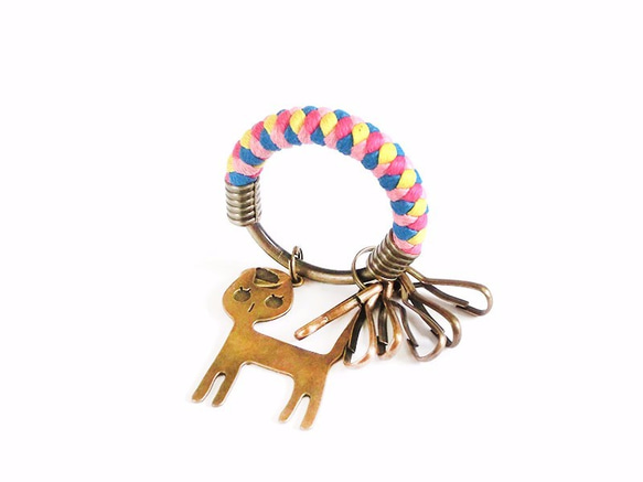 【UNA-優娜手作】 鑰匙圈(小)5.3CM 粉紅＋桃紅＋亮黃＋亮藍+站立貓咪 手工 編織 腊繩 鐵環 客製化 第2張的照片