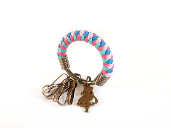 【UNA-優娜手作】 鑰匙圈(小)5.3CM 桃紅＋粉紅＋亮藍＋湖水綠+愛麗絲夢遊仙境 手工 編織 腊繩 客製化 第2張的照片
