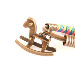 【UNA-優娜手作】 鑰匙圈(小)5.3CM 桃紅＋亮黃＋亮藍+湖水綠+搖搖木馬 手工 編織 腊繩 鑰匙圈 客製化 第1張的照片
