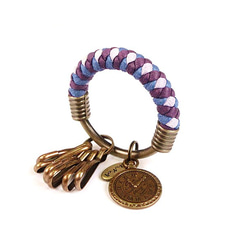 【UNA-優娜手作】 鑰匙圈(小)5.3CM 深紫+藍紫＋淺紫+愛麗絲裡的時鐘 手工 編織 腊繩 鐵環 客製化 第4張的照片