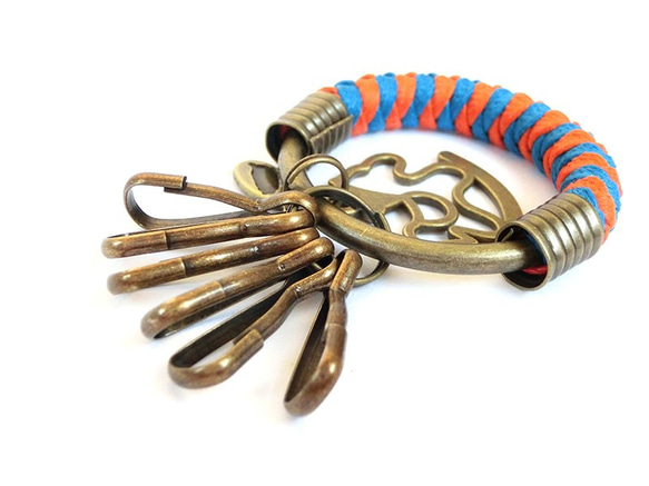 【UNA-優娜手作】 鑰匙圈(小)5.3CM 橘＋亮藍＋小小木馬 手工 編織 腊繩 鐵環 客製化 第5張的照片