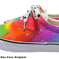 鮮豔的彩虹維生素色彩的運動鞋“ Niji dot”運動鞋 第7張的照片