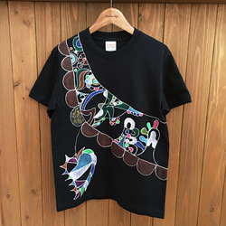 手描き青い彼岸花柄長袖Tシャツ S ネイビー 袖リブ付き ロンT 和柄 手描き青い彼岸花柄長袖Tシャツネイビー 袖リブ付き ロンT 紺 Tシャツ