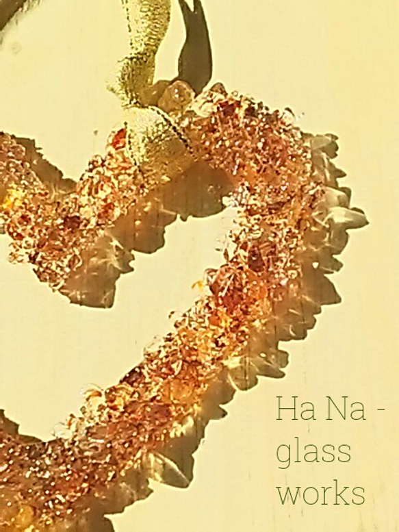 ガラスのハート♥赤いきらきらミニリース／ゴールドリボンのループ 1枚目の画像