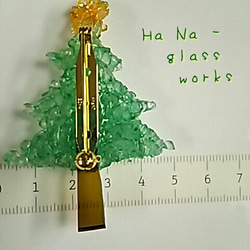 ガラスのクリスマスツリーブローチ／常磐色×橙色の星 5枚目の画像