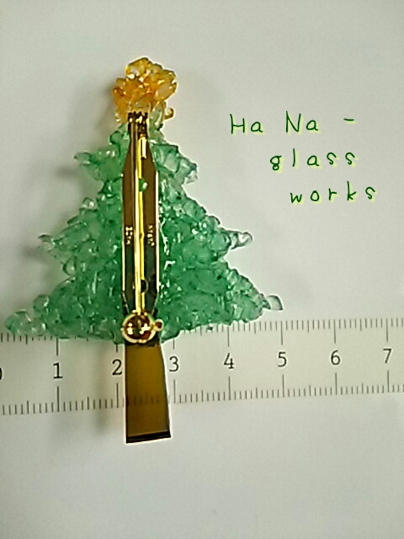 ガラスのクリスマスツリーブローチ／常磐色×橙色の星 5枚目の画像