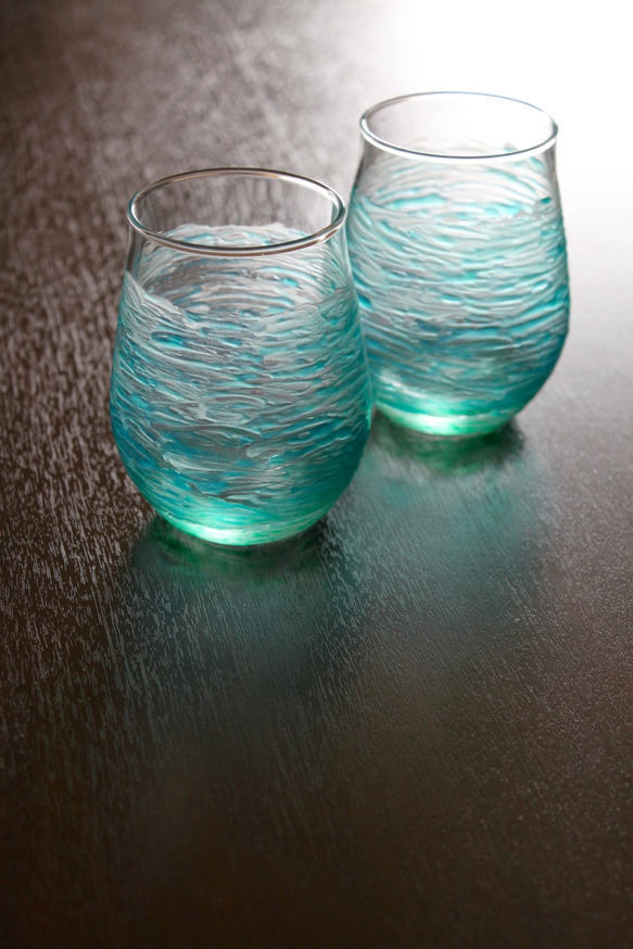 掌心海洋│禪風療癒系水藍色藝術玻璃杯 第4張的照片