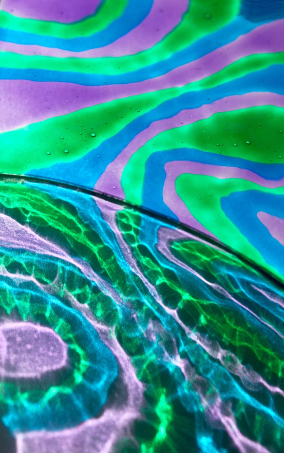 プレートを収容ギャラクシア│紫、青、緑のステンドグラスパーソナライズされた空間 3枚目の画像
