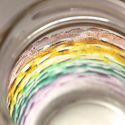和風彩虹渲染漸層彩色玻璃小瓶子 第1張的照片