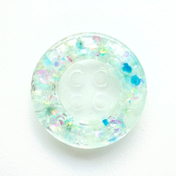 「水と花束」水色のボタンヘアゴム 3枚目の画像