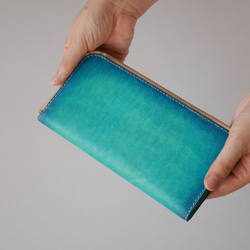シンプル長財布　ファスナータイプ　ヌメ革　青　ブルー　【海の色】 1枚目の画像