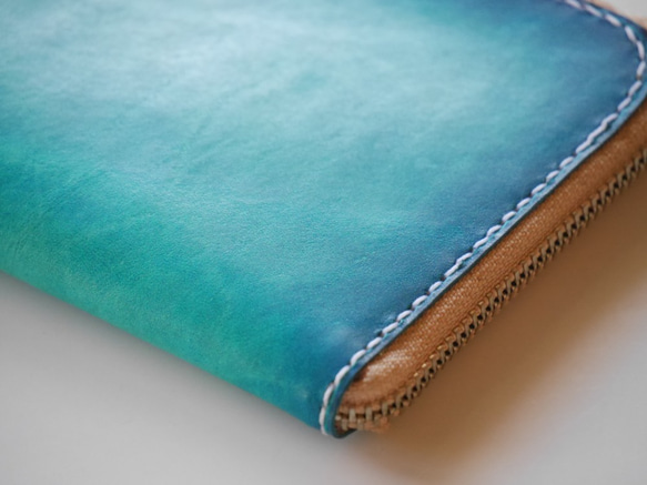 シンプル長財布　ファスナータイプ　ヌメ革　青　ブルー　【海の色】 シンプル長財布　ファスナータイプ　ヌメ革　青　ブルー　【海の色】 Y1691216531(13000円)