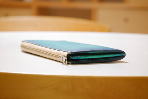 シンプル長財布　ファスナータイプ　ヌメ革　青　ブルー　【海の色】 シンプル長財布　ファスナータイプ　ヌメ革　青　ブルー　【海の色】 Y1691216531(13000円)