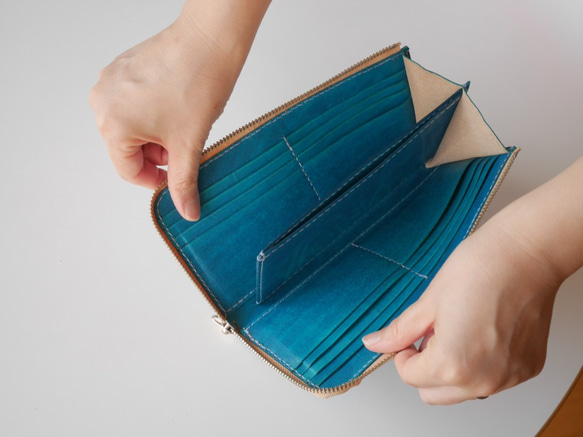 シンプル長財布　ファスナータイプ　ヌメ革　青　ブルー　【海の色】 シンプル長財布　ファスナータイプ　ヌメ革　青　ブルー　【海の色】 Y1691216531(13000円)