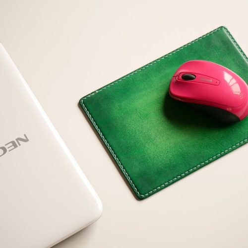 レザーマウスパッド ヌメ革仕様 緑 グリーン 【森の色】 マウスパッド