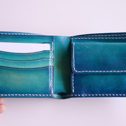 シンプル二つ折り財布　ヌメ革　青　ブルー　【海の色】 2枚目の画像