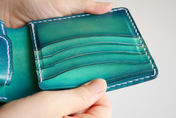 シンプル二つ折り財布　ヌメ革　青　ブルー　【海の色】 4枚目の画像