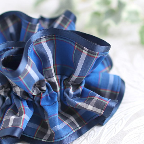 SHUSHUTONG（シュシュ/トン）のフリル付き襟　ジップジャケット　ネイビー SHUSHUTONG（シュシュ/トン）のフリル付き襟 ジップジャケット