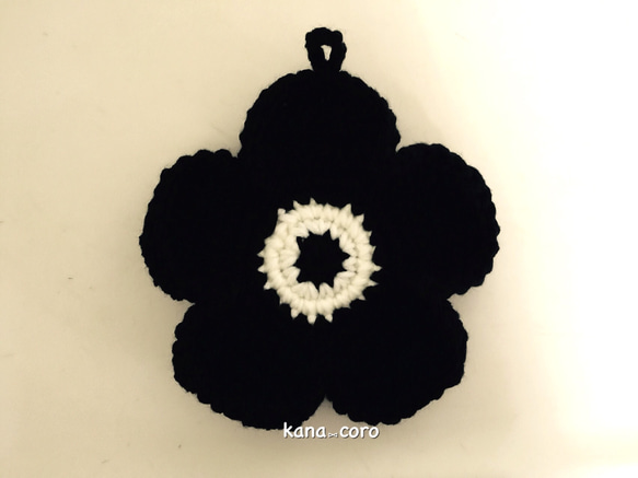 再販】お花のポットマット ブラック 1枚目の画像